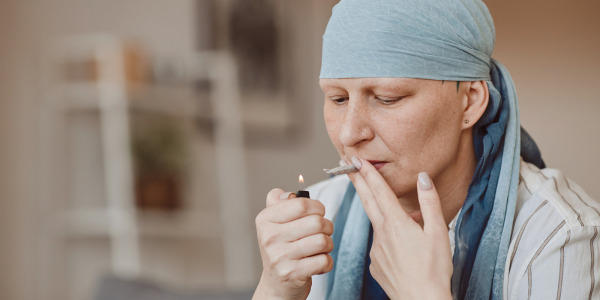 Rak piersi a palenie papierosów – czy nikotyna zwiększa ryzyko zachorowania?